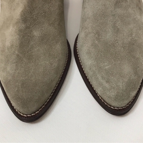 NWOB banana republic Stella suede bootie size 9